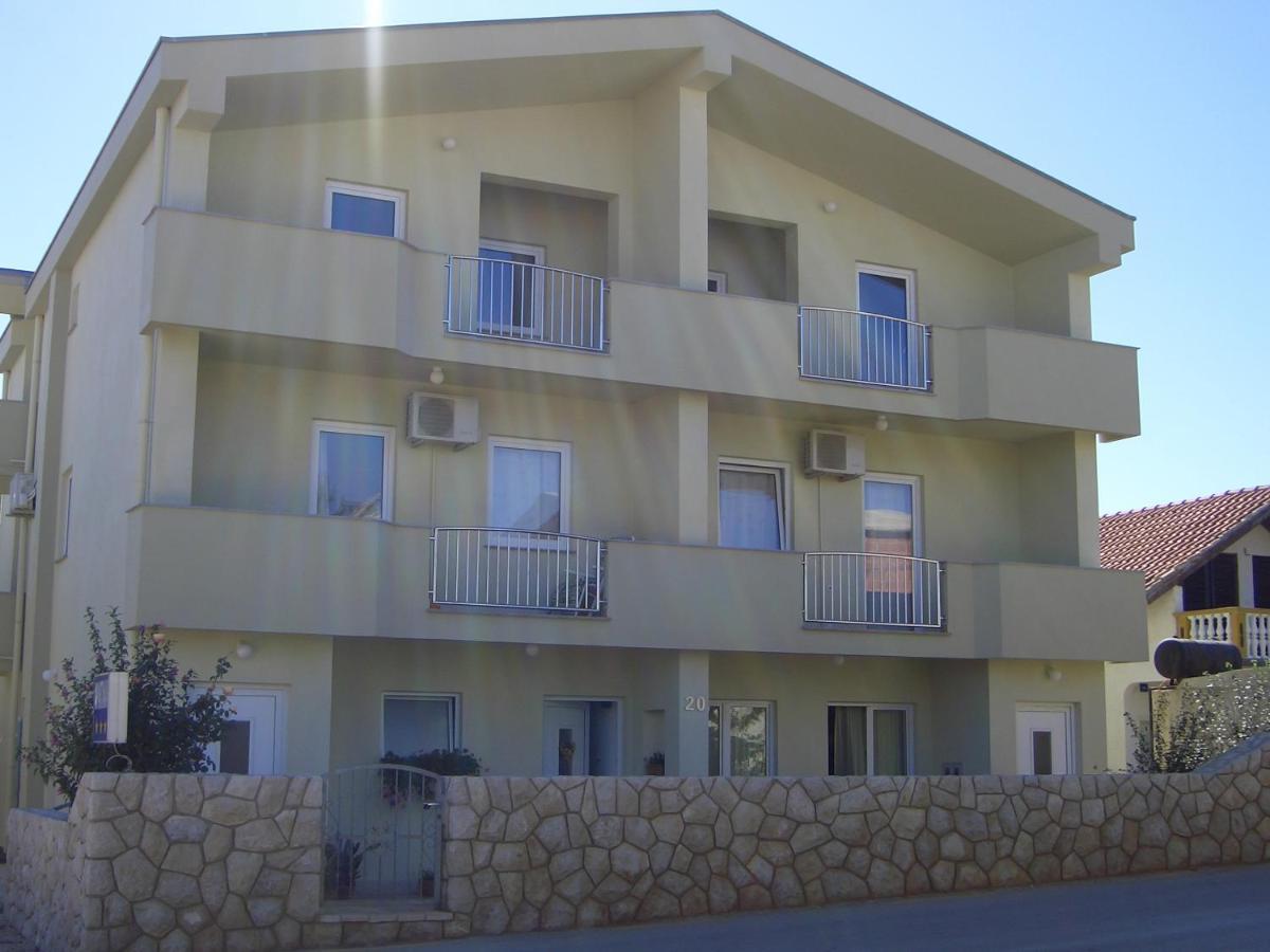 Apartments Ana Vir Exterior photo